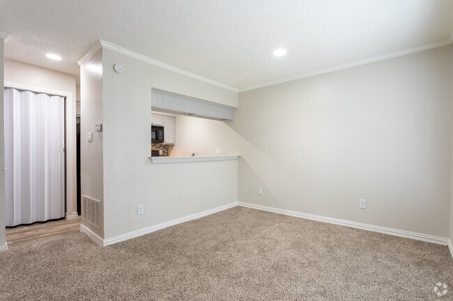 1HAB, 1BA - 684 ft² - Comedor - Columbia Oaks