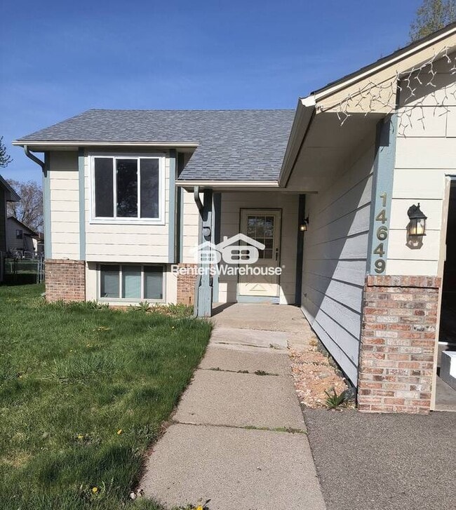 Building Photo - Available Now! 5 Bedroom 2 Bath Single Family Home in Apple Valley