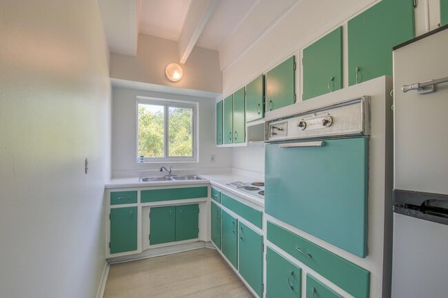 Photo - 1520 Lake Ave Unit 6B