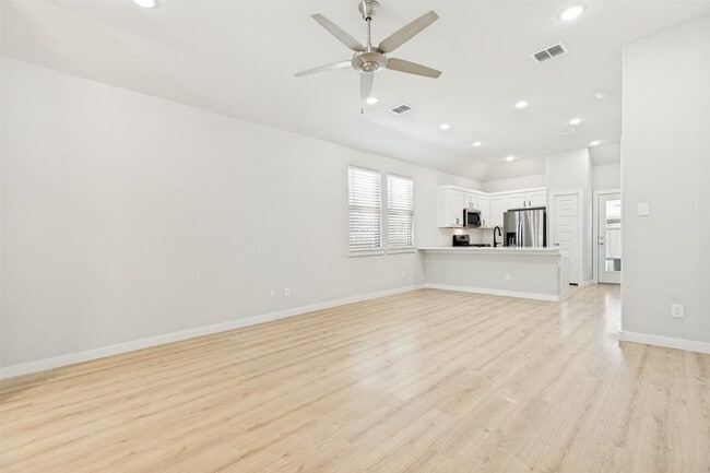 Photo - 204 Mountain Meadow Ln