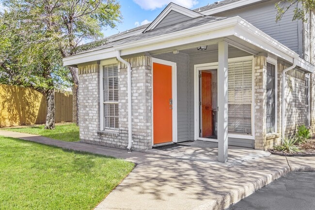 Photo - Sam Maverick Apartments