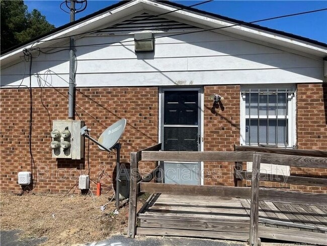 Building Photo - 4953 Fieldcrest Dr Unit A Rental