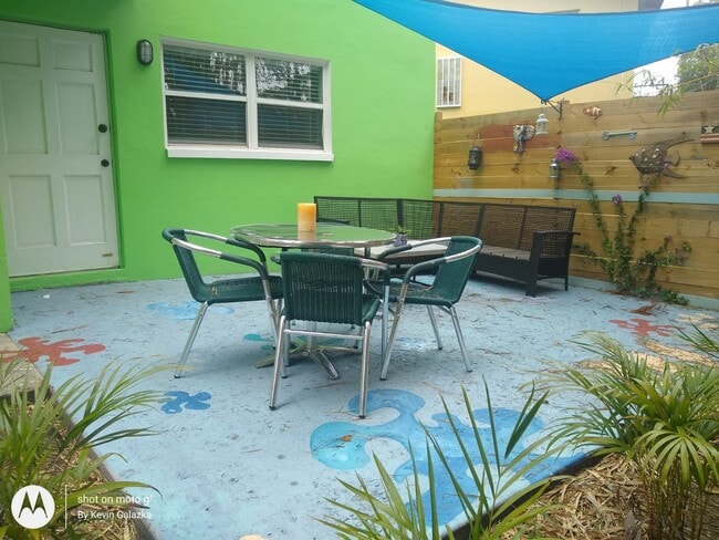 Building Photo - 309 Avanda Ct Unit 1