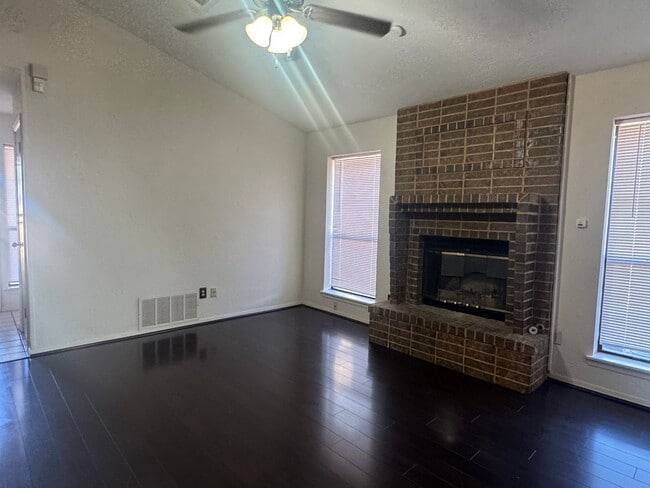 Photo - 3912 SW Parkridge Blvd