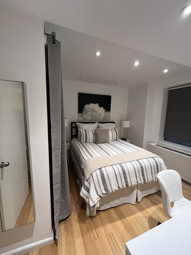 Photo - 150 West 51st Street Unit 1402