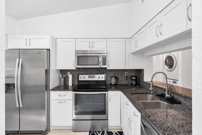 Building Photo - 3139 Millwood Terrace Unit 230