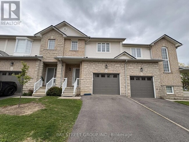 Photo - 60 Cloverleaf Dr