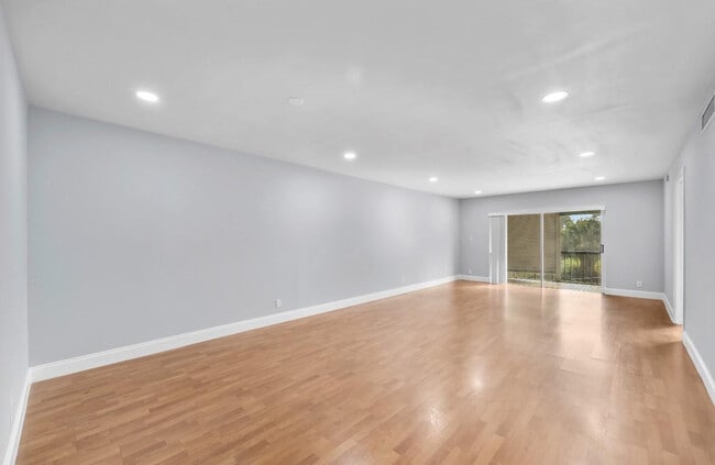 Photo - 6100 S Falls Cir Dr Unit 204