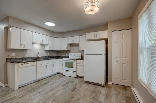 Photo - 24023 W Oak St