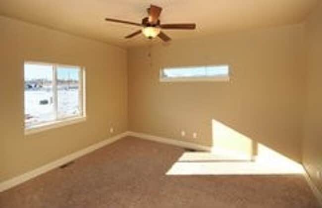 Photo - 2127 Cocklebur Ln