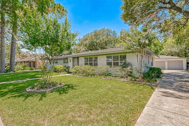 Photo - 5611 Briarbend Dr