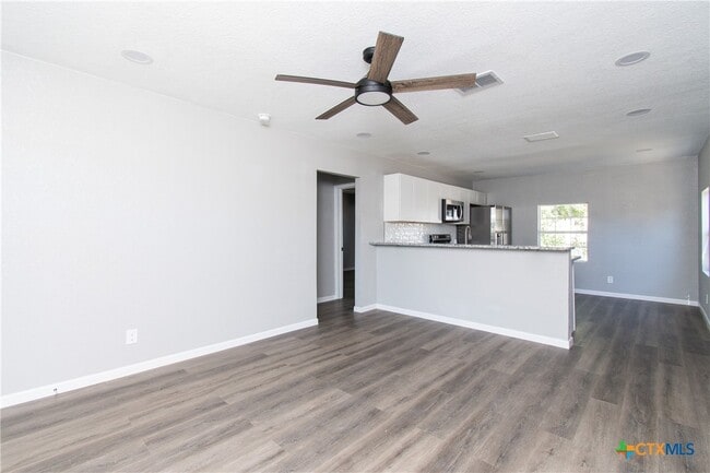 605 N Main St