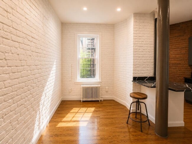 Photo - 57 Thompson St Unit 1B