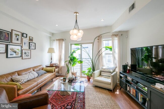 Photo - 1834 Poplar St Apartment Unit 2