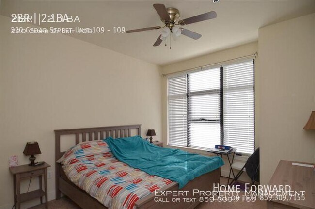 Photo - 220 Cedar St