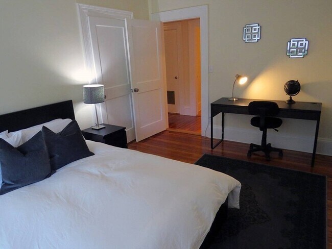 Photo - 1463 Beacon St Unit 4