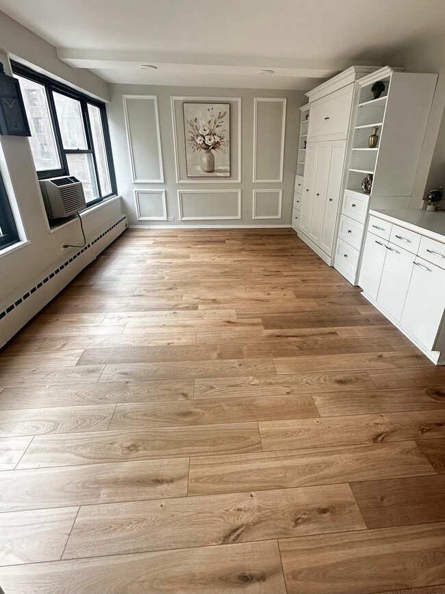 3420 N Lake Shore Dr Unit 8J