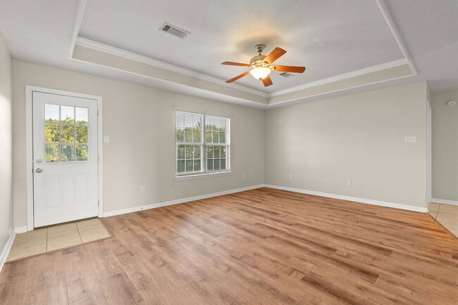 Photo - 1470 Angeline Dr