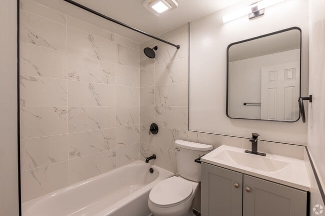 Photo - Country Club Apartments