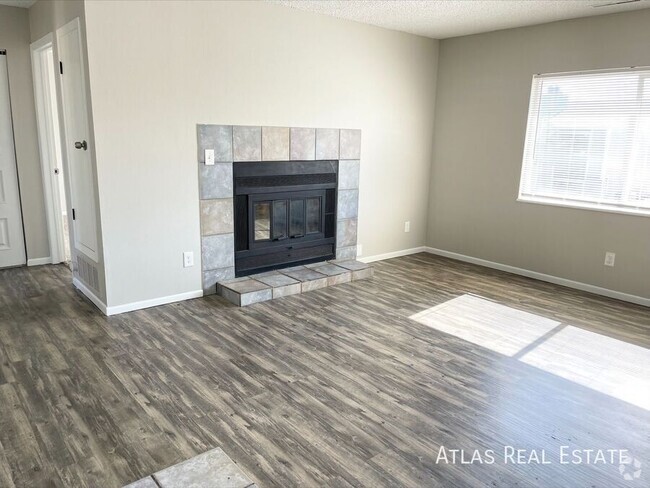 Building Photo - Look and lease: Free 50" TV if you apply 2... Rental