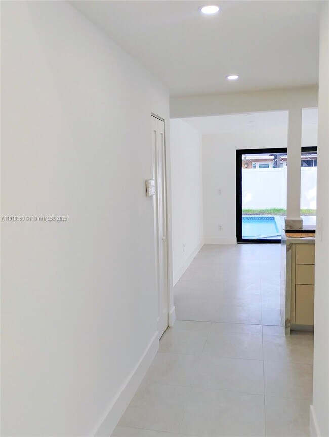 Photo - 20615 NE 9th Ct