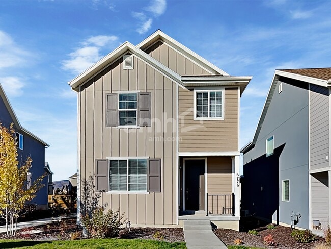 Building Photo - 6776 Silver Creek Dr