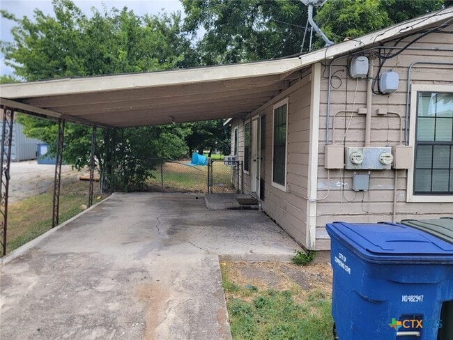 Photo - 203 Veterans Ave