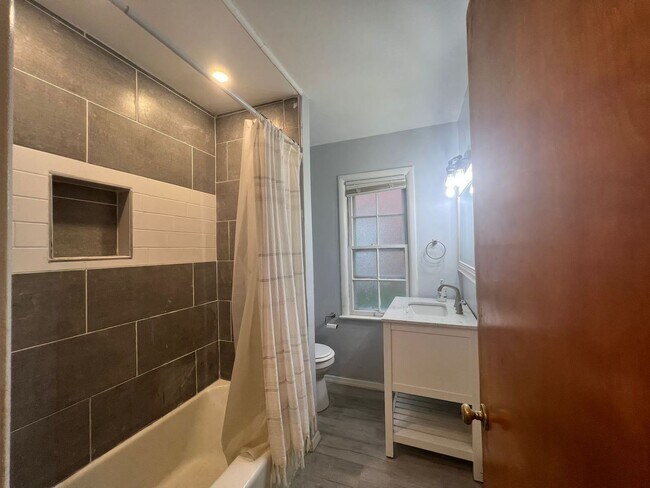 Photo - 13770 Cedar Rd Unidad Lower