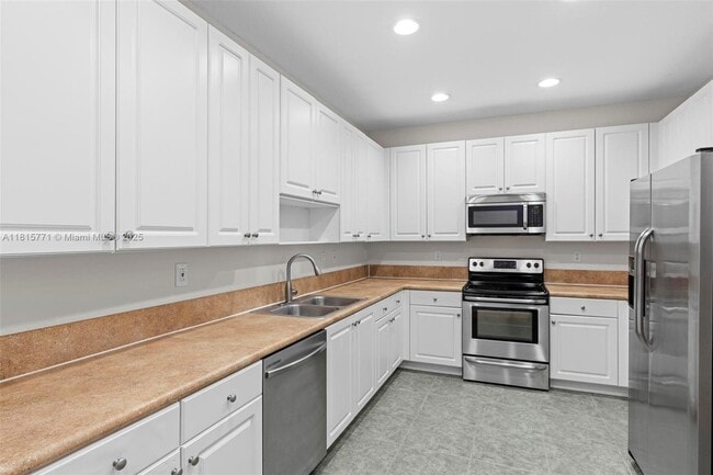 Photo - 419 SW 147th Ave