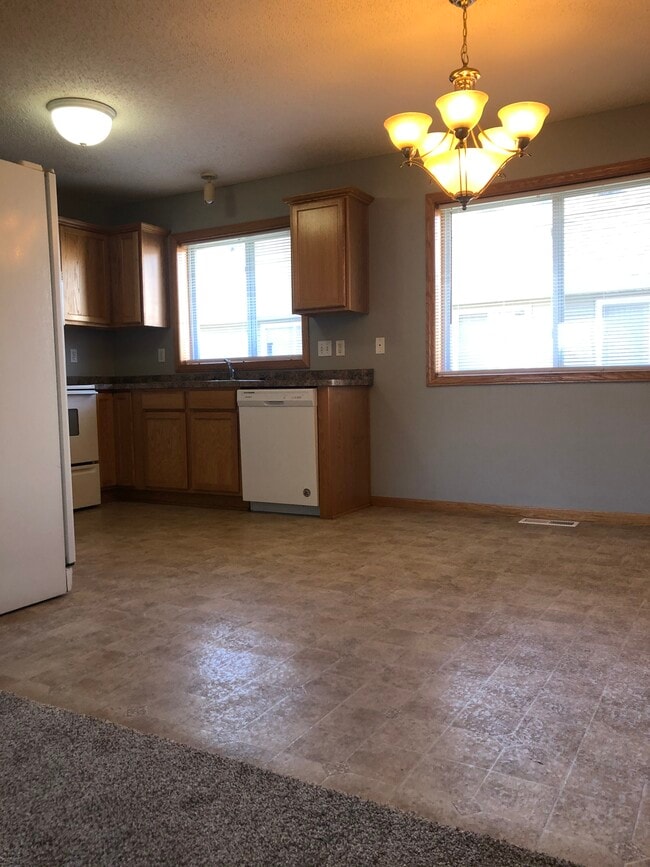 Photo - 525 Tanager Path