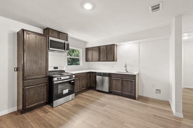 Photo - 1108 Park Dr