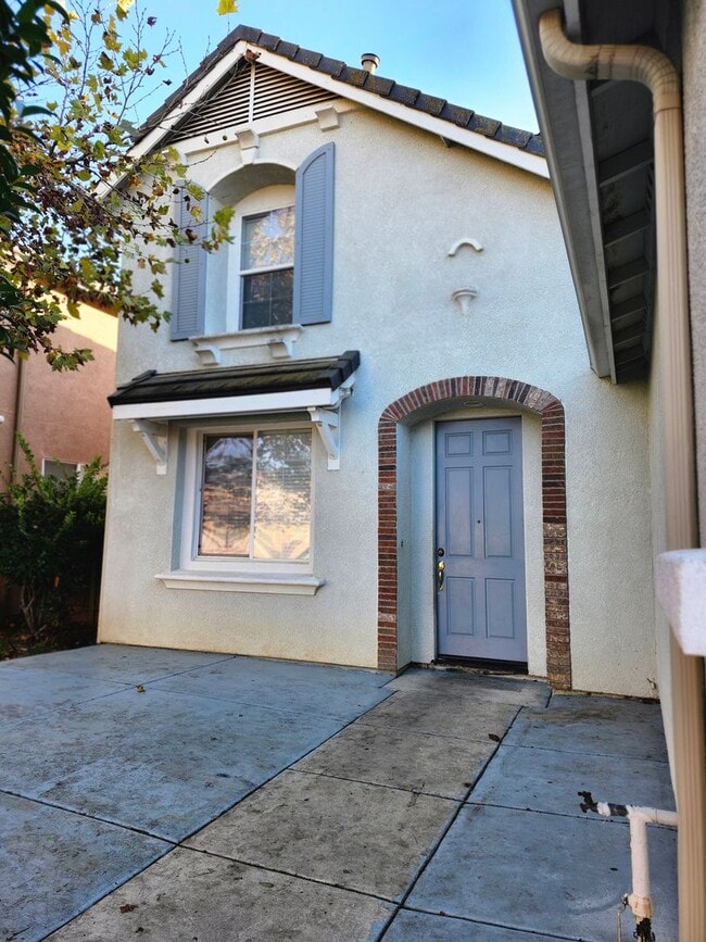 Building Photo - Beautiful Yuba City Home