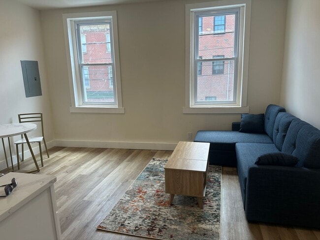 Building Photo - 1532 S 2nd St Unit 2F