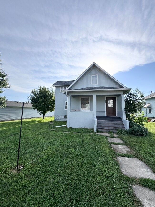 Photo - 108 N Main St