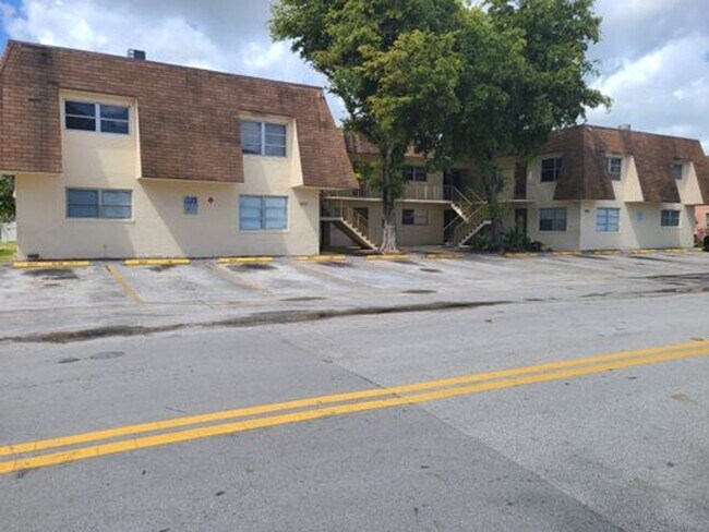 Photo - 3801 SW 59 Terr Davie, FL 33314