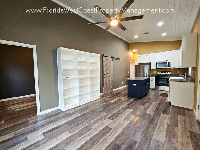 Photo - ADORABLE 2 BEDROOM/1 BATH COTTAGE! BRADENTON! ANNUAL LEASE!