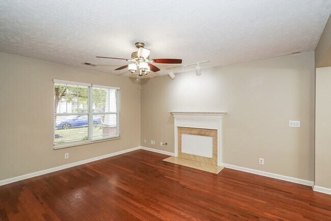 Photo - 1031 Bradford Park Rd