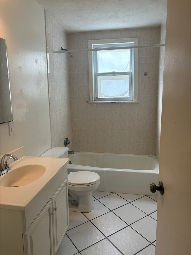 Photo - 14 Callender St Unit 1