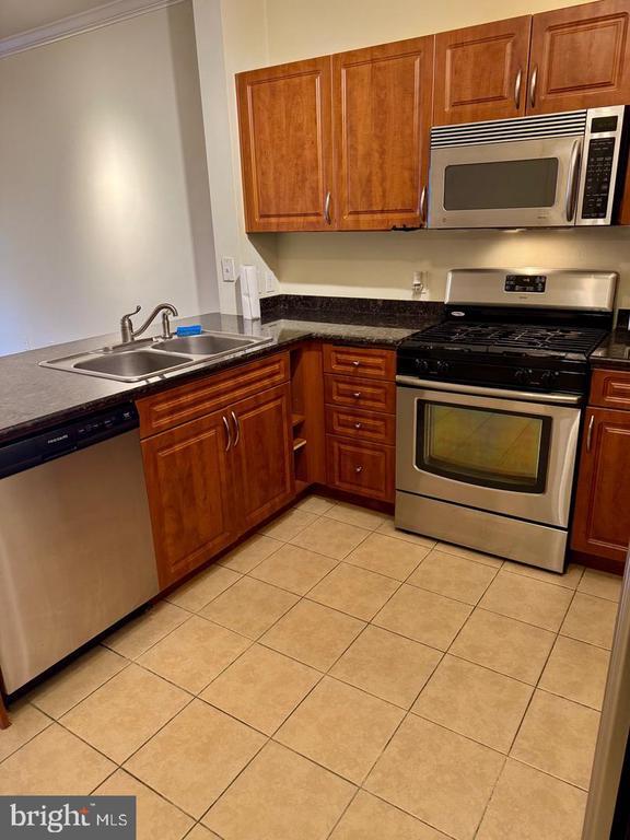 Building Photo - 12945 Centre Park Cir Unit 204
