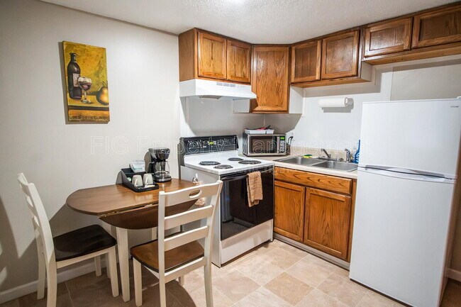 Photo - 707 W Race St Unit 1