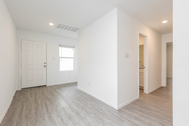 Photo - 4247 Southton Mere