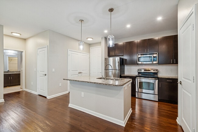 Building Photo - Amelia at Westshore