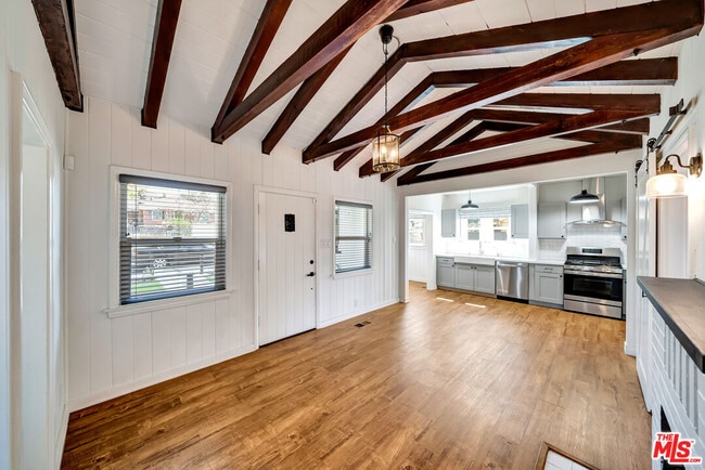 Photo - 10509 Wilsey Ave