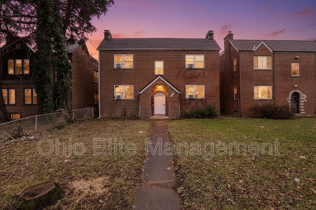 Building Photo - 987 Lilley Ave