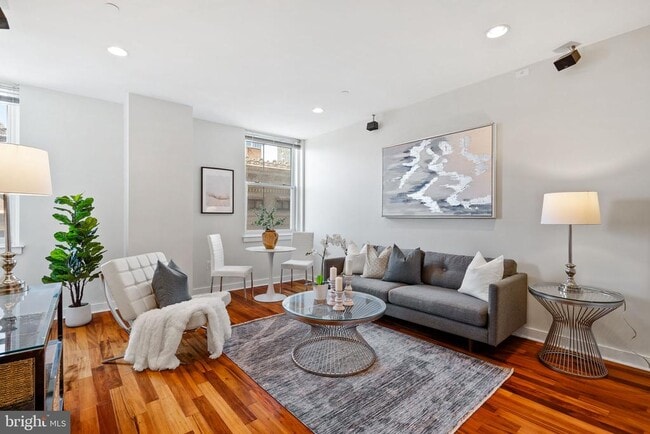 Building Photo - 111 S 15th St Unit 1706 Rental