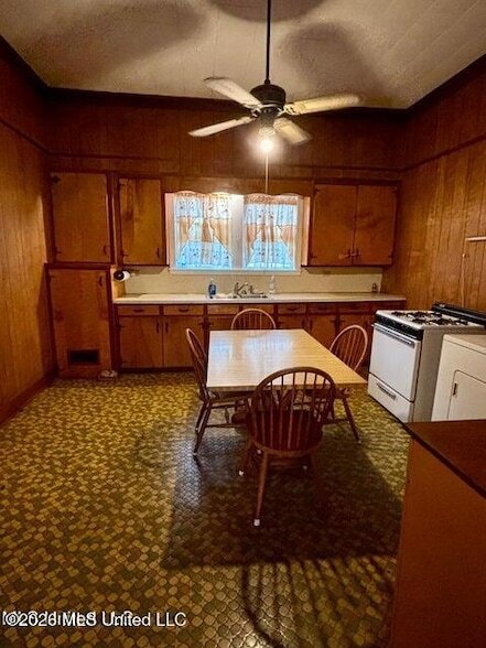 Photo - 156 W Enterprise St