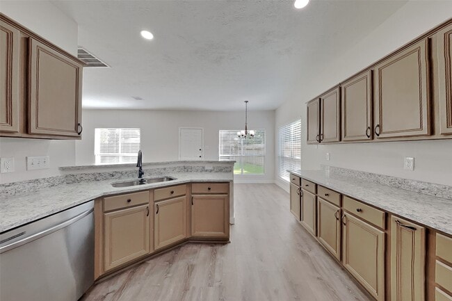 Photo - 30802 Sifton Dr