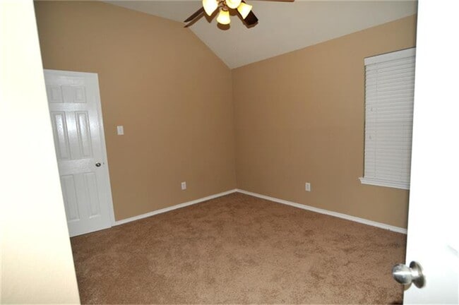 Photo - 872 Rock Harbor Ln
