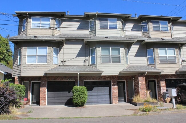 Photo - 3413 SW Moss St Unit #A House