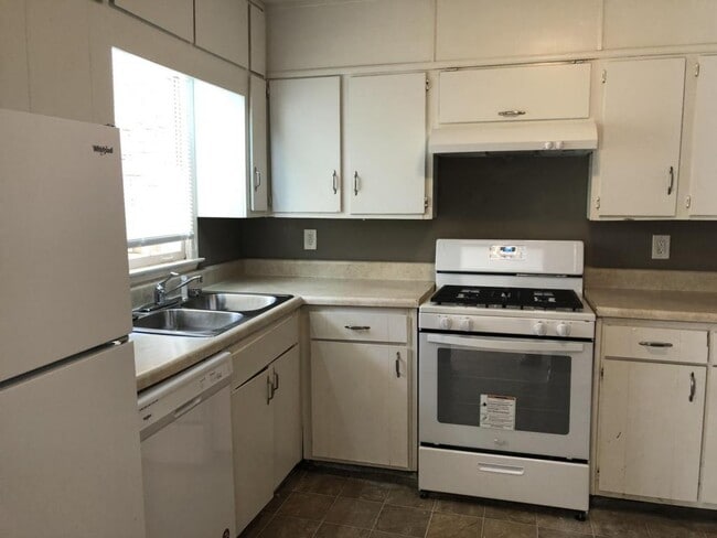 Photo - 5140 Highpoint Rd